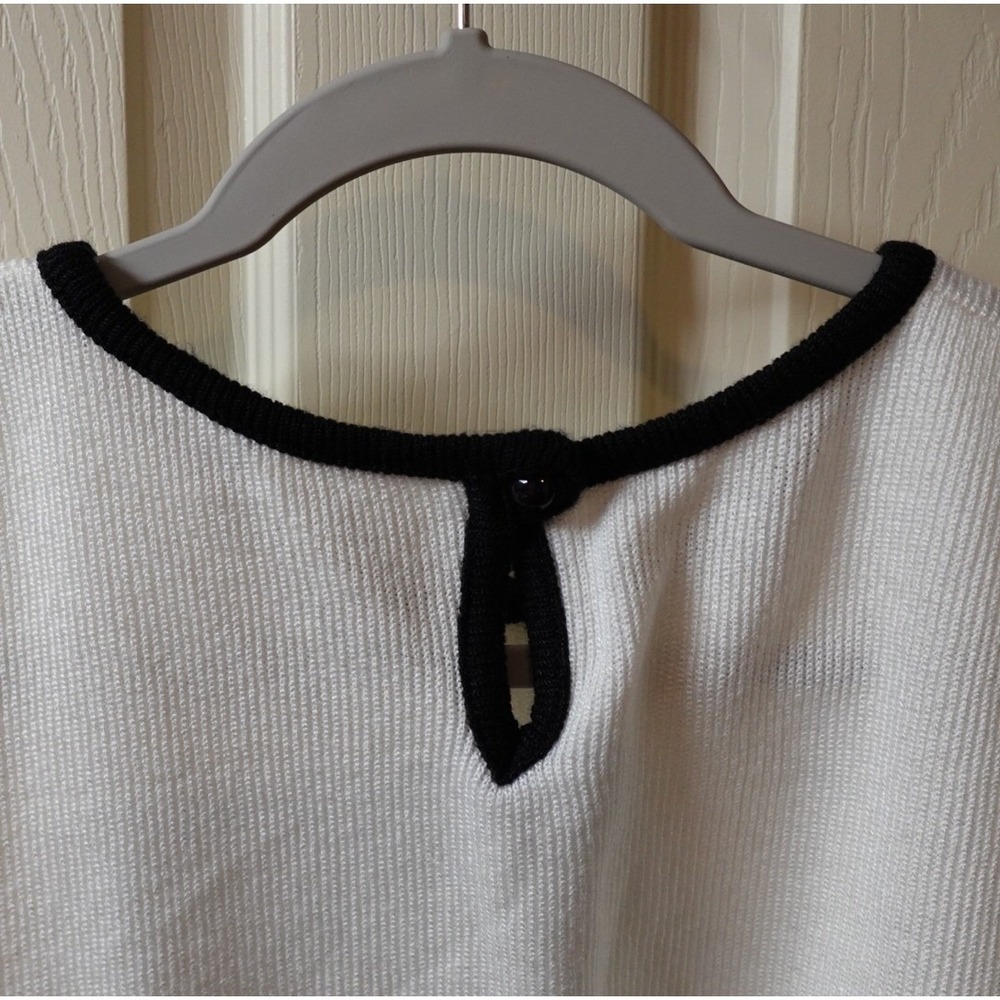 Amy Jess Vintage White Knit Top Black Trim Keyhole Back Made in USA Large - Picture 5 of 5